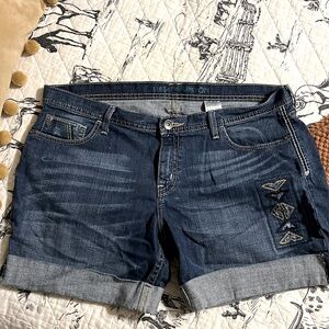 Cruel girl Jean shorts sz 33/15